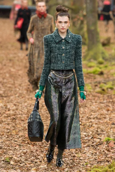 Look 25